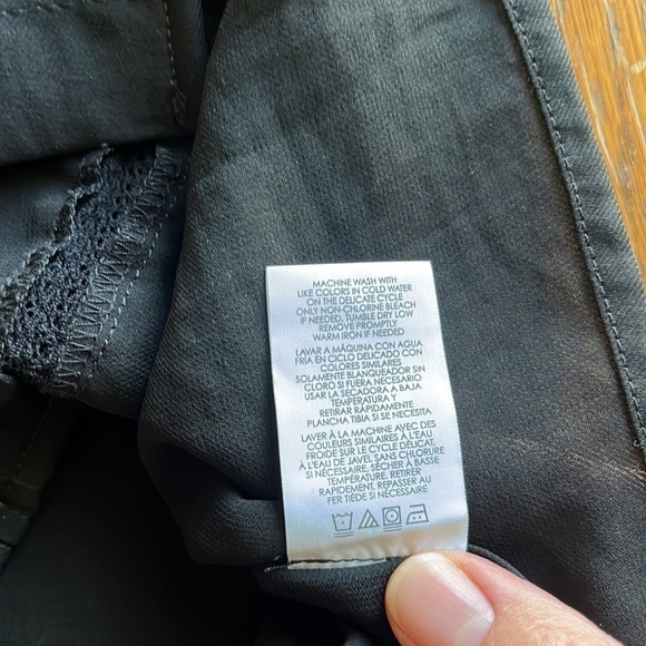 CAbi 3266 Jagger Top Lace Sleeveless Blouse Size Small Black Lace Inserts - Picture 12 of 14